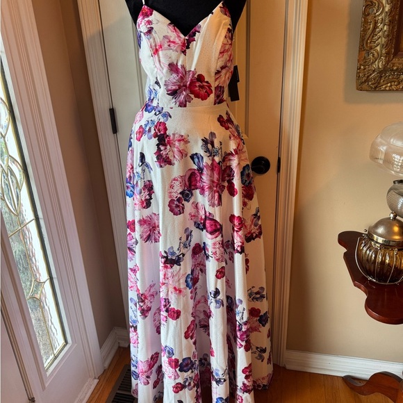 Stunning City Studio Multicolor Floral Gown size 7 P Femme NWT - Picture 6 of 15